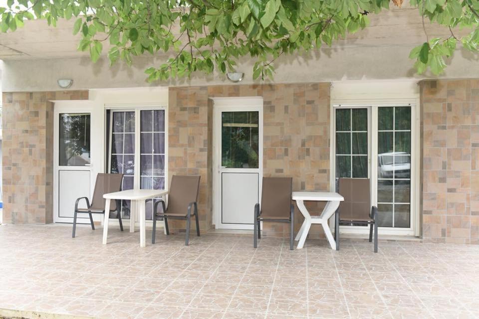 Villa Leonidas Koutsoupia Kokkino Nero Exterior foto