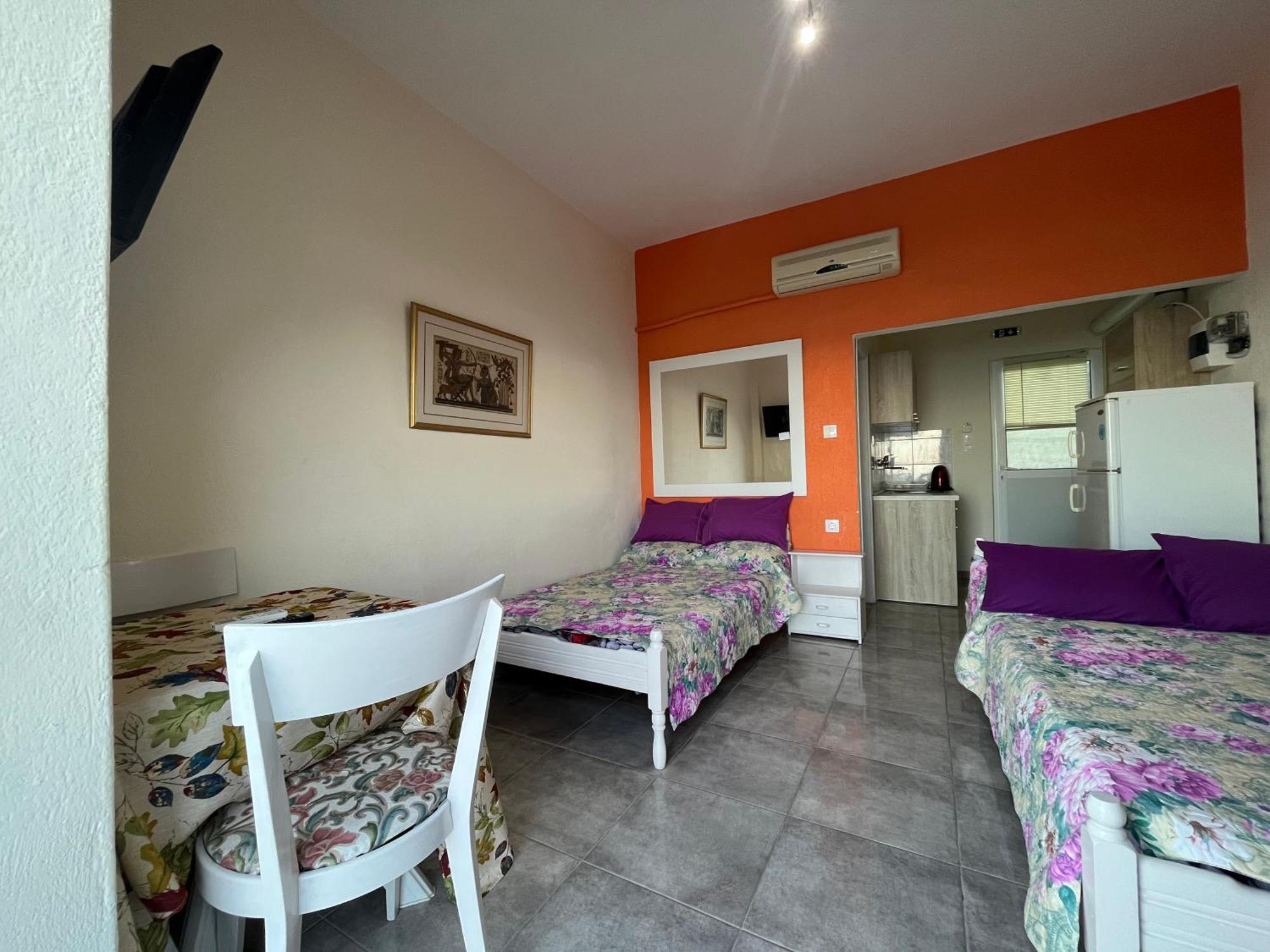 Villa Leonidas Koutsoupia Kokkino Nero Quarto foto